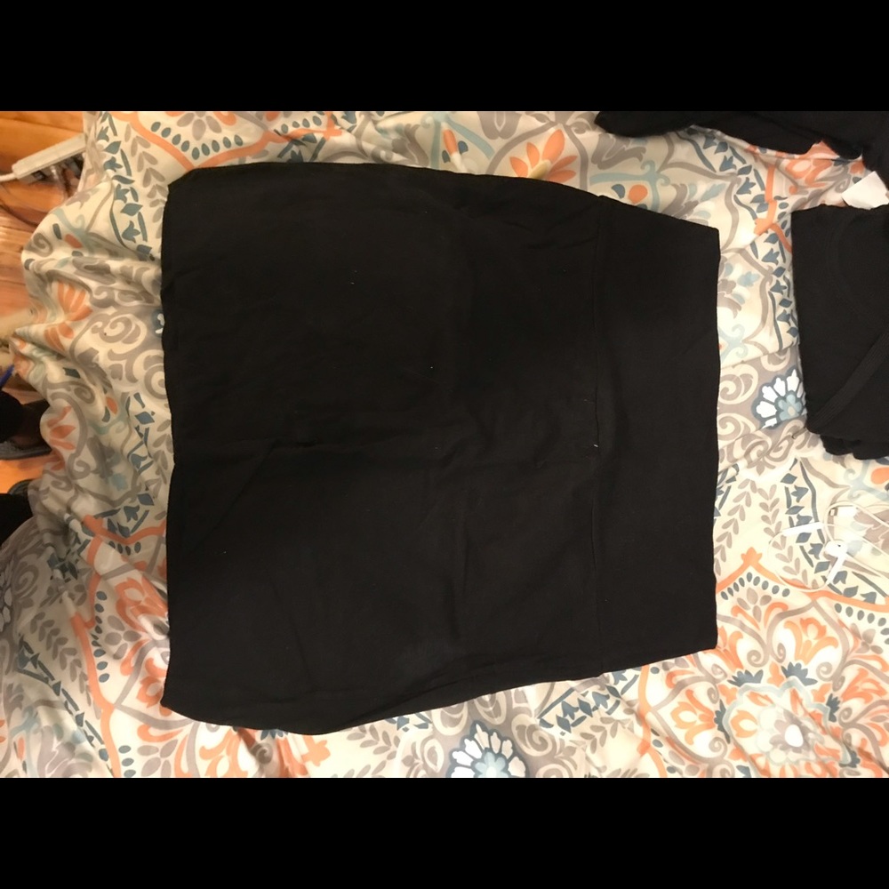 Black stretchy mini skirt - forever 21